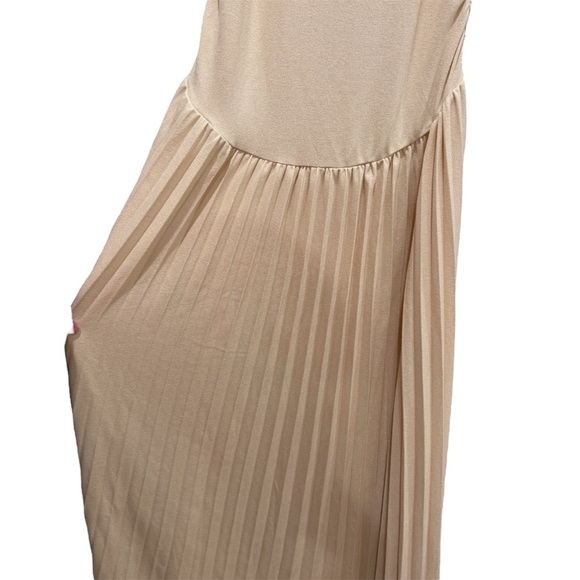 NWT REVOLVE Lioness Field of Dreams Maxi Dress Off Shoulder Pleated Oatmeal XL - Picture 16 of 16